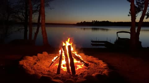 Relaxing Fireplace HD video (1 hour)