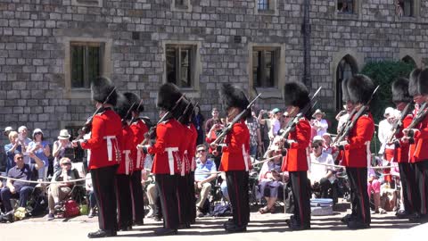 Windsor Castle Guard Fail