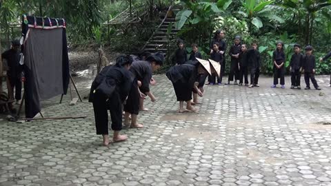 Funny folk comedy in mountainous Vietnam