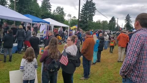 Hundreds of parents party in front of school board in protest