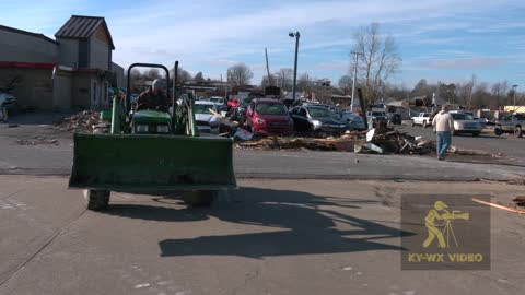 Mayfield Tornado Neighbors Helping One Another