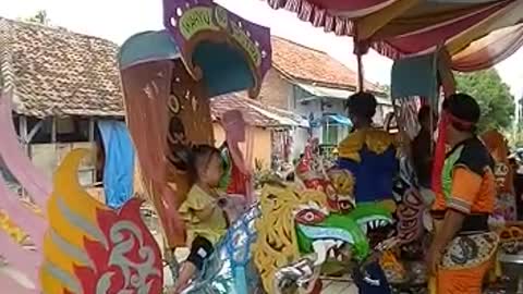 "NAIK SINGA DEPOK (Sisingaan)" || Indonesian West Java Art