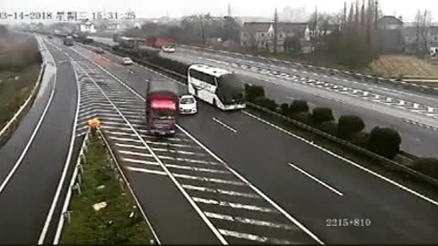 This Car Stop In The Middle Of Busy Highway To Take The Ramp