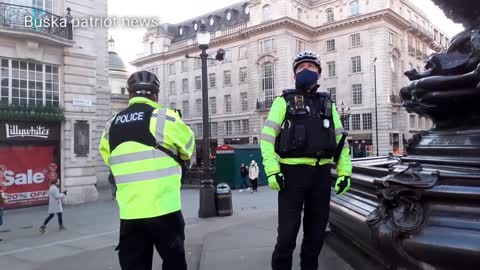 #ukinlockdown police dont educate me I will educate you (dont stand still) this is london now