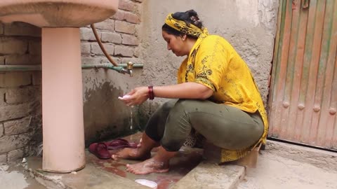 Face Wash By Hand - Kiran Aunty Vlog - Village Morning Life Routine - Desi Aunty Village life -