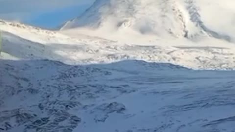 Helicopter with rescuers could not land on Klyuchevskoy volcano due to stormy wind