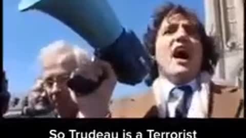 Well, well, Trudeau demonstrating against the Canadian government, in younger days. Hypocryte!!