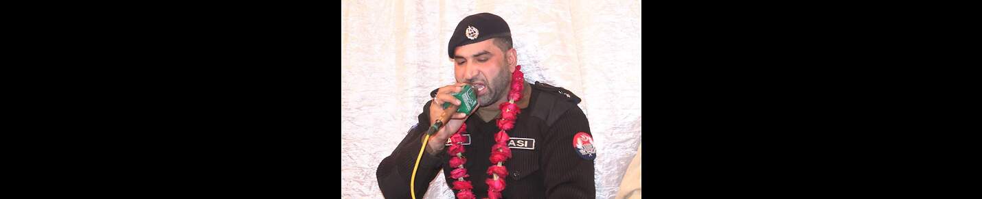 Saeed Raza Fareedi Naatkhwan & Police Officer