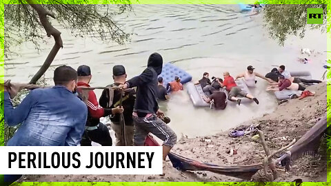 Migrants make dangerous Rio Grande crossing on inflatable rafts