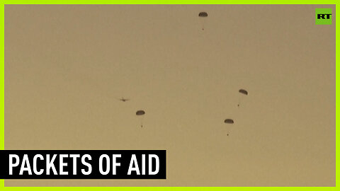 Plane drops humanitarian aid for Gazans