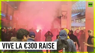 For a €300 pay increase! | National Transport Union workers storm group's Paris hq