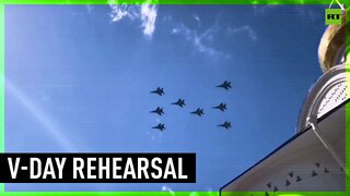 Aircraft fly over Moscow in Z formation for V-Day rehearsal