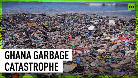 Western 'сharity’: Ghana’s seashore trashed with mountains of garbage