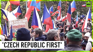 Thousands of protesters demand govt dismissal in Prague