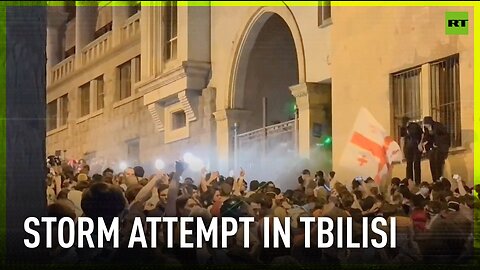 Protesters attempt to storm parliament building in Tbilisi