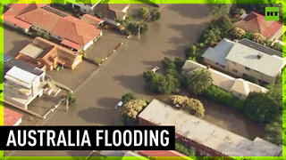 Australia flooding leaves homes submerged