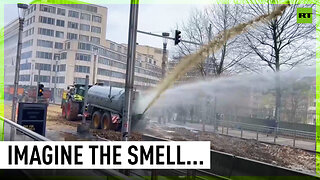 Belgian farmers standoff: Manure VS Water cannon