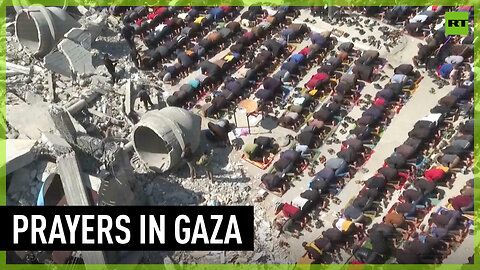 Palestinians pray outdoors ahead of Ramadan as Mosques destroyed