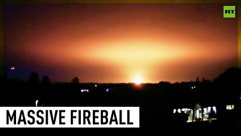 Huge gas explosion lights up Oxfordshire skyline following lightning strike