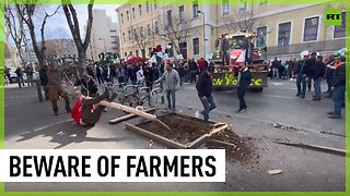 French farmers go berserk on govt offices