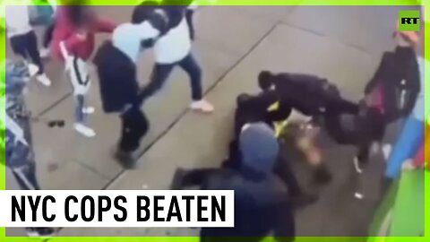 Cops beaten by mob as they try to make arrest