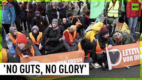 Climate activists block major Amsterdam motorway over fossil fuels