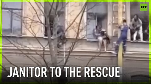 Janitor rescues women out of burning St. Petersburg building