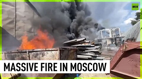 EMERCOM crew put out massive fire at a construction company in Moscow