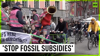 Hundreds of climate activists protest in Munich