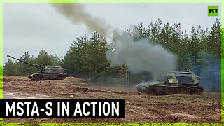 Russia’s self-propelled ‘Msta-S’ howitzers in action