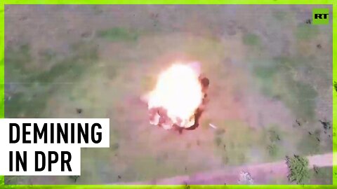 Russia's EMERCOM pyrotechnic detachments conduct demining in DPR