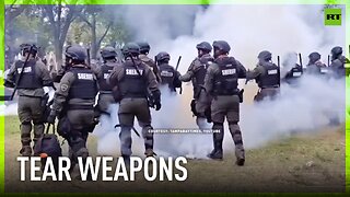 US deploys tear gas against protesters while accusing Russia of using it in battle