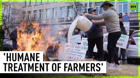 Angry Bulgarian farmers burn hay to protest govt's 'total failure'