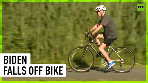Fast & Furious: Biden falls off bike