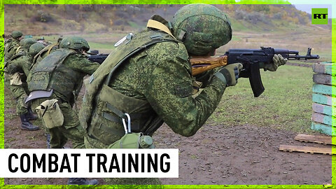 Mobilized Russian citizens, volunteers undergo combat training