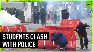Water cannons & tear gas vs Molotov cocktails & stones | Clashes at Bogota protest