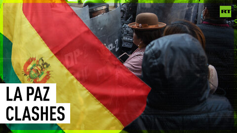 'It's a democratic act' | Hundreds of pro and anti-govt Bolivians clash
