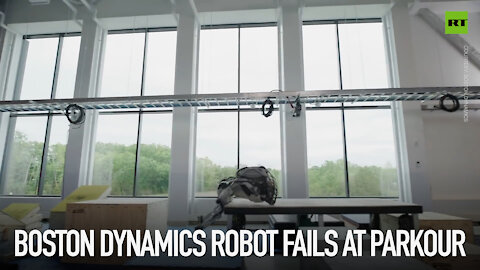 Boston Dynamics robot fails at parkour