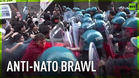 Chaotic clashes of anti-NATO protesters and Naples police