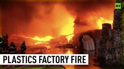 Massive fire engulfs plastics factory in Croatia