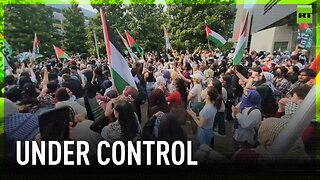 Cops and protesters standoff at UT Austin