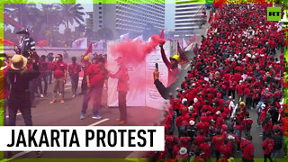 Hundreds rally in Jakarta as prices of basic goods soar