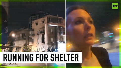 RT correspondent runs to shelter amid blaring sirens in Tel Aviv