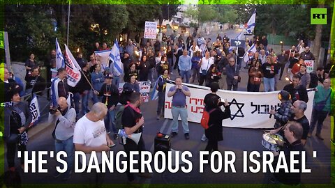 'Netanyahu is leading a real catastrophe' | Dozens protest outside Israeli PM's residence