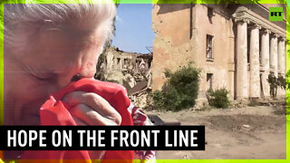 A symbol of hope | RT visits a town on the front line