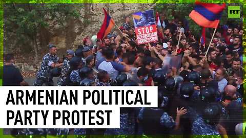 Clashes & shots fired: Armenians protest near Azerbaijani embassy in Lebanon