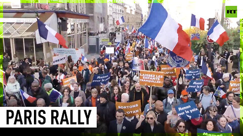 Hundreds march in Paris against French involvement in Ukrainian conflict