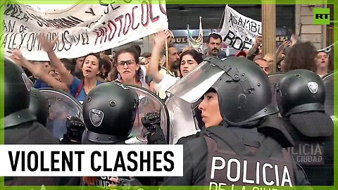Argentinian protesters clash with police over Milei's cuts to arts funding