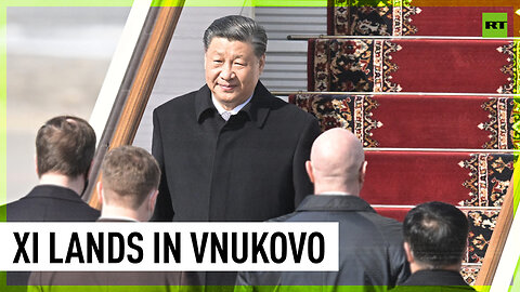 Xi Jinping lands in Moscow airport