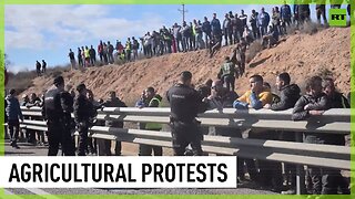Over a dozen roads blocked by Spanish farmers